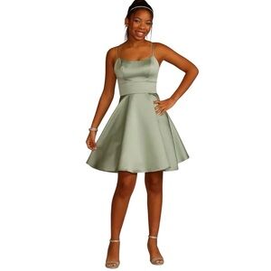 David’s Bridal Jules & Cleo Scoop Neck Short Satin A-line Dress Size 0 DustySage